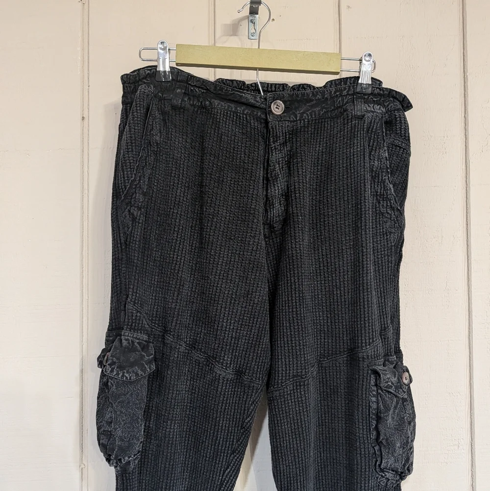 Free People ONE Frankie Thermal Cargo‎ Pants Black Waffle Knit Slouchy